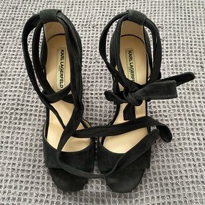 Karl Lagerfeld Bow Tie Heel Size 10